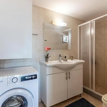 Spacious And Modern * Аниссарас